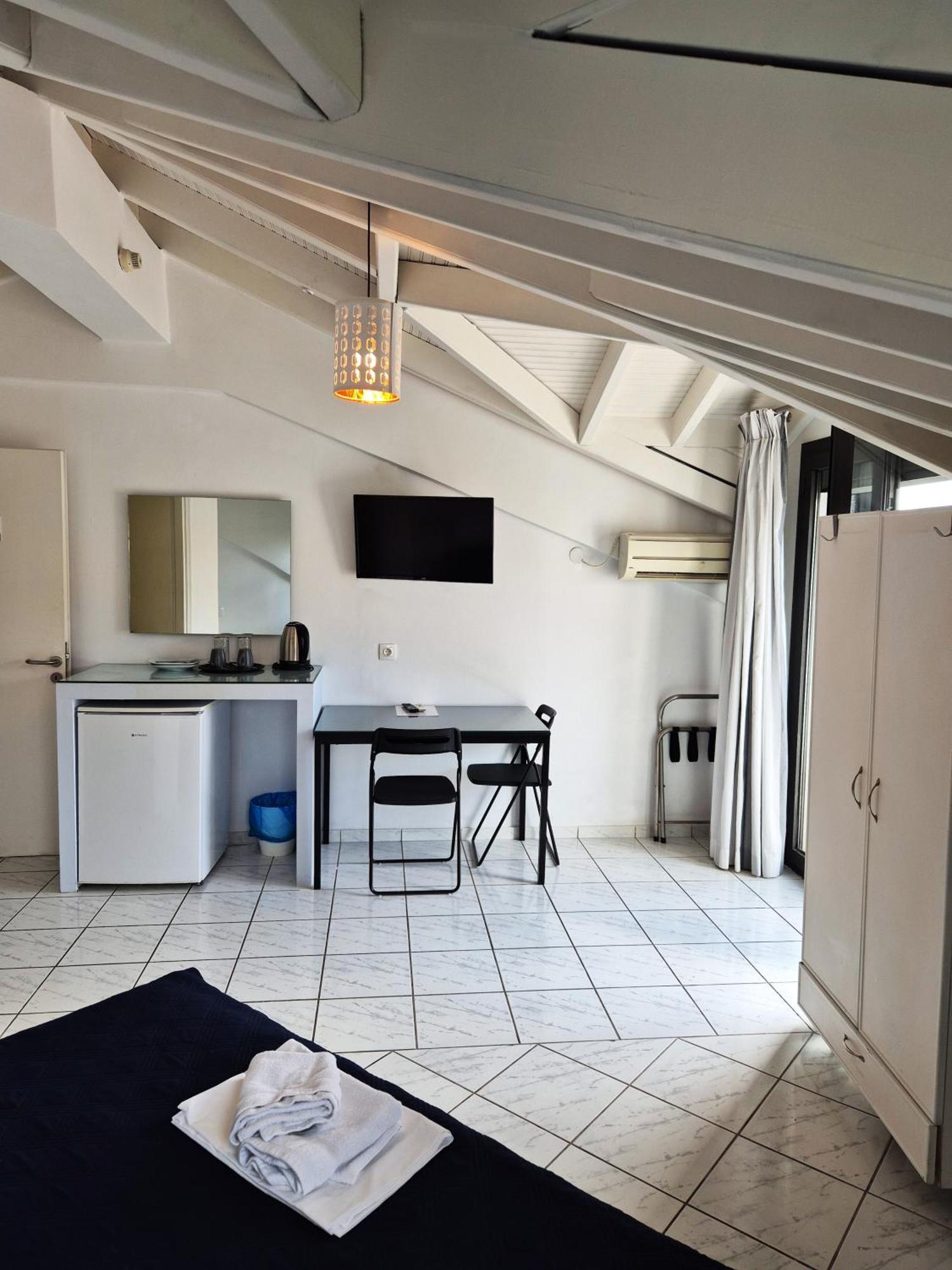 Natalie'S Hotel Skala  Экстерьер фото